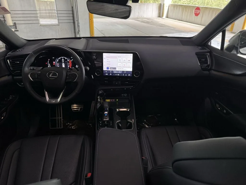 2024 Lexus NX 350 F SPORT Handling photo 17