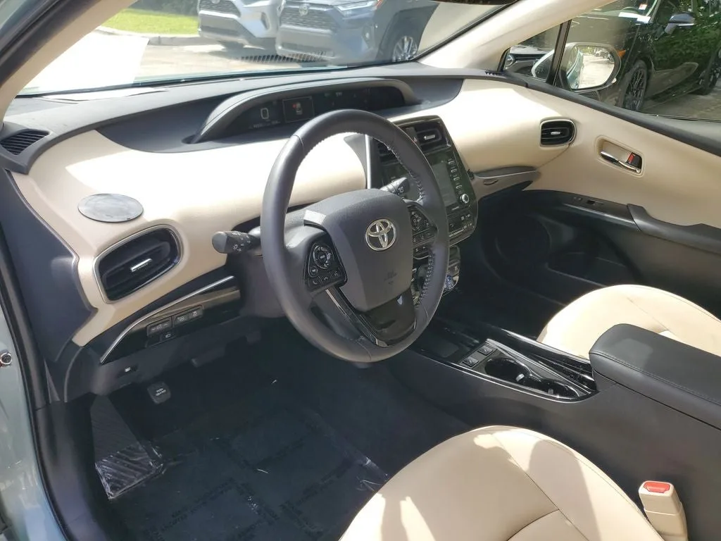 2022 Toyota Prius XLE photo 21