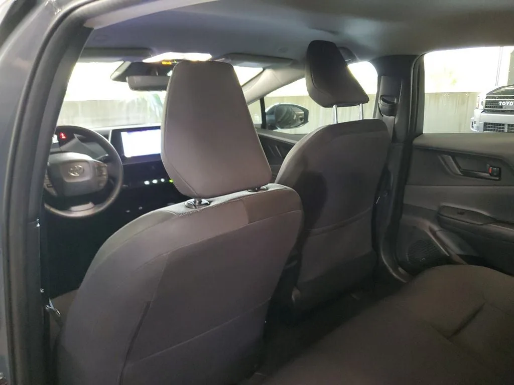 2026 Toyota Prius LE photo 12