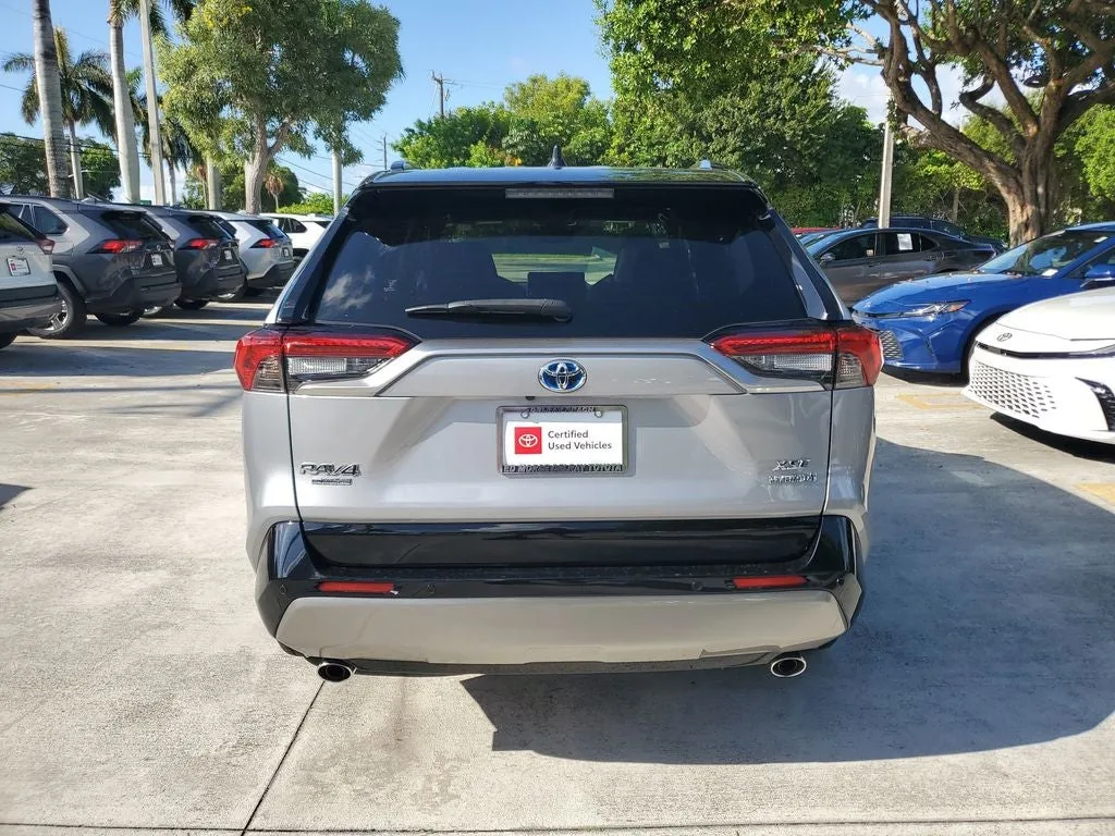 2024 Toyota RAV4 Hybrid XSE photo 5