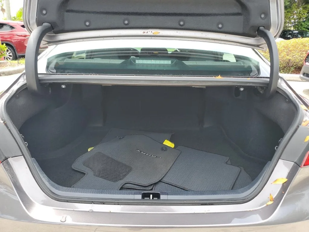 2024 Toyota Camry SE photo 9