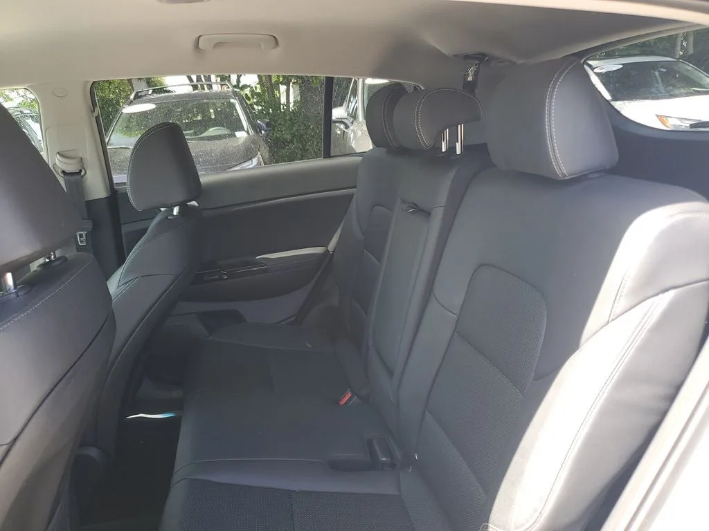 2021 Kia Sportage EX photo 13
