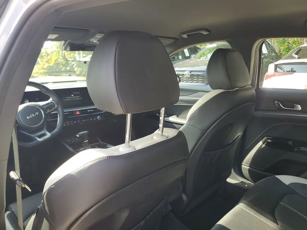 2025 Kia K5 GT-Line photo 11