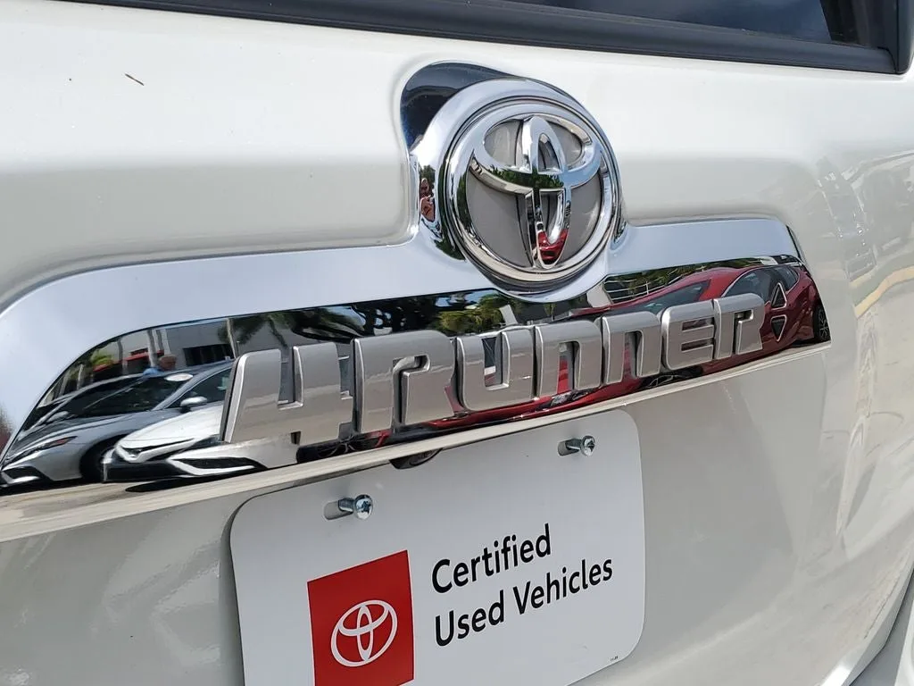 2024 Toyota 4Runner Limited photo 8