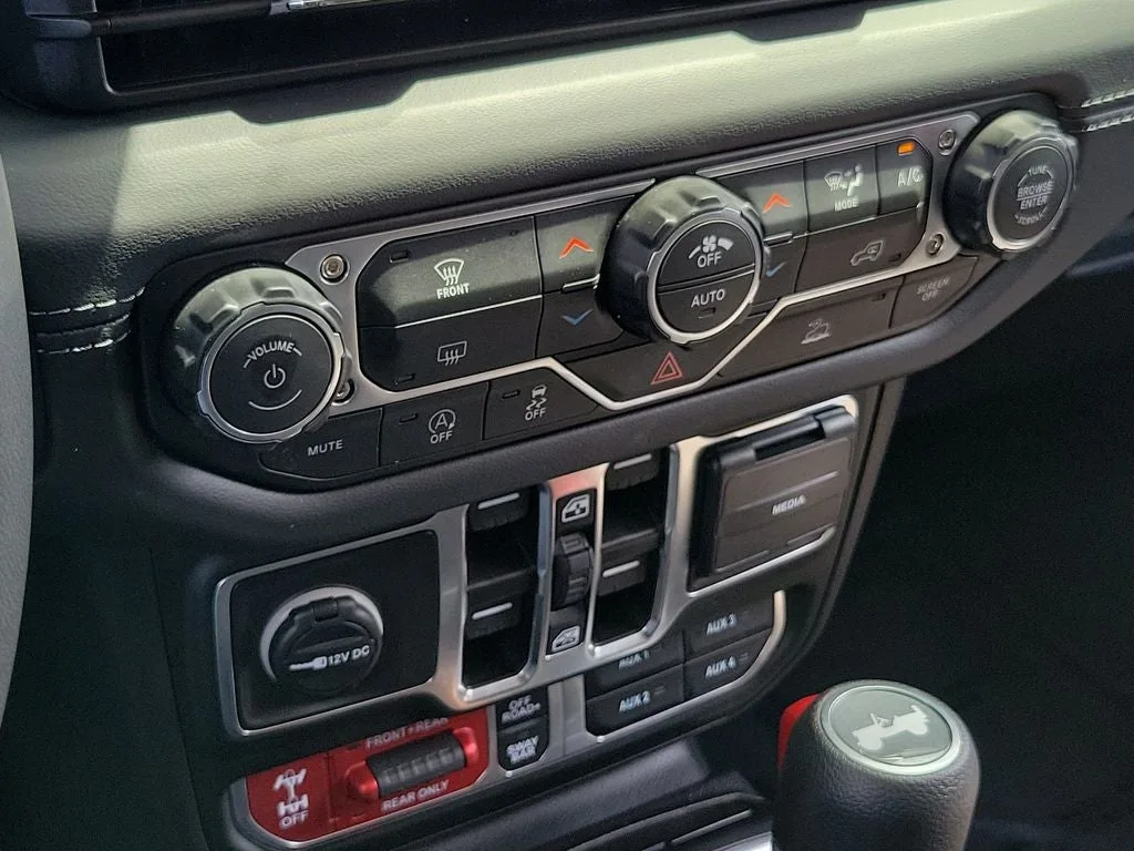 2026 Jeep Wrangler Rubicon photo 28