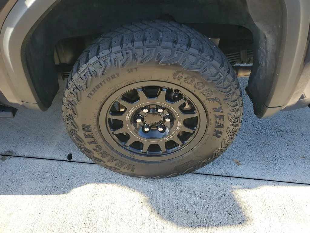 2024 GMC Sierra 1500 AT4X photo 7