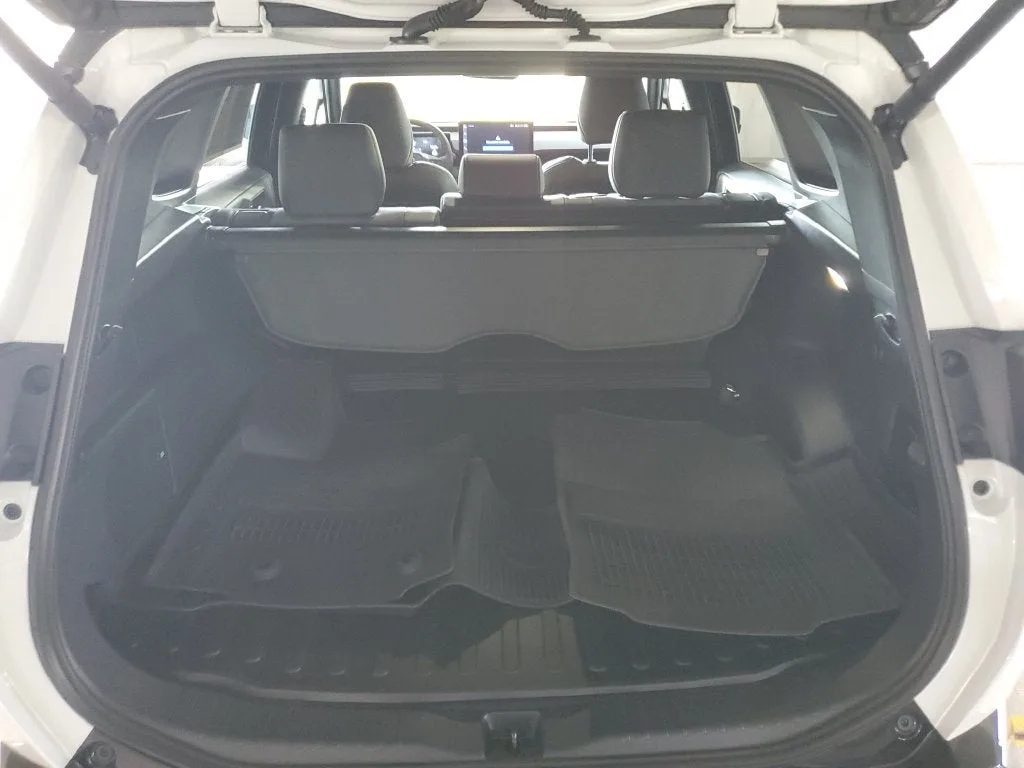2026 Toyota RAV4 XSE photo 9