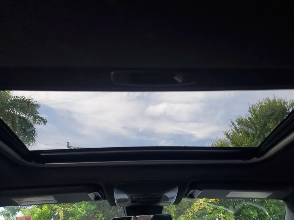 2022 Toyota RAV4 Hybrid XSE photo 15
