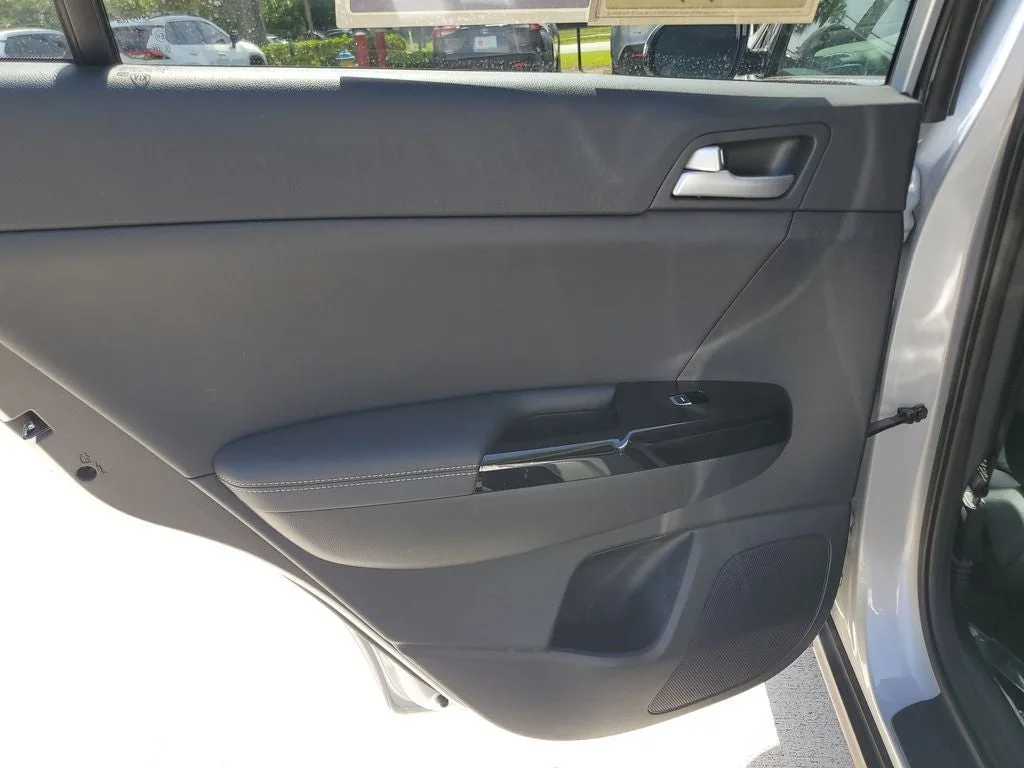 2021 Kia Sportage EX photo 12