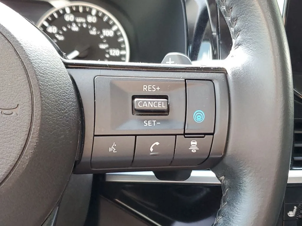 2022 Nissan Pathfinder SV photo 26