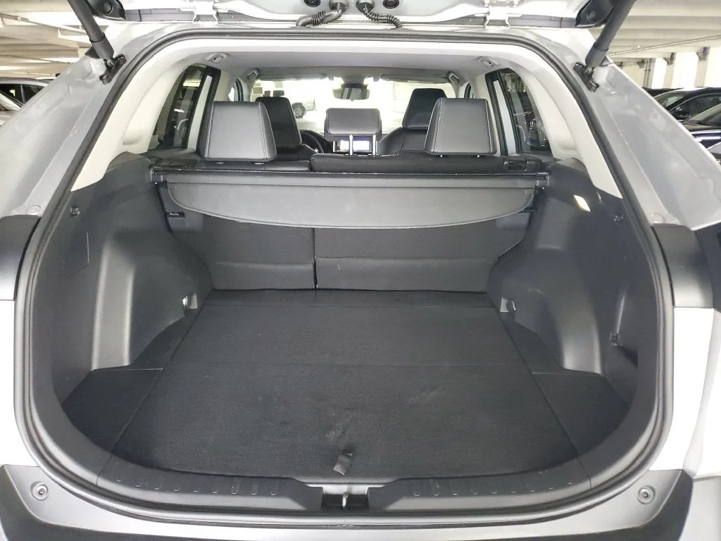 2024 Toyota RAV4 XLE Premium photo 10