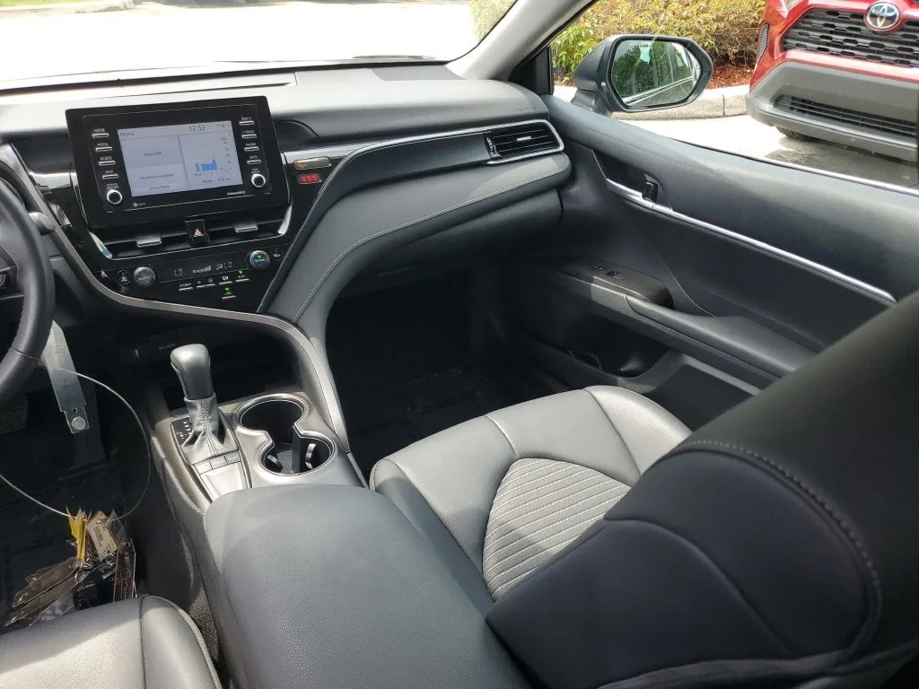 2024 Toyota Camry SE photo 15