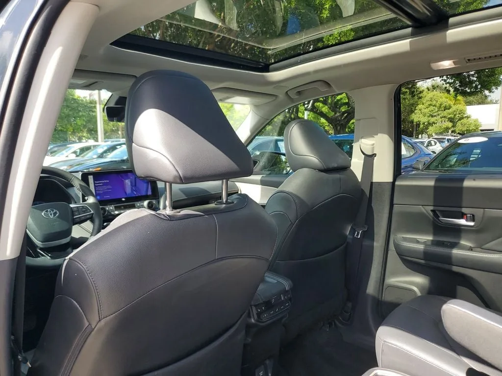 2024 Toyota Grand Highlander Platinum photo 15