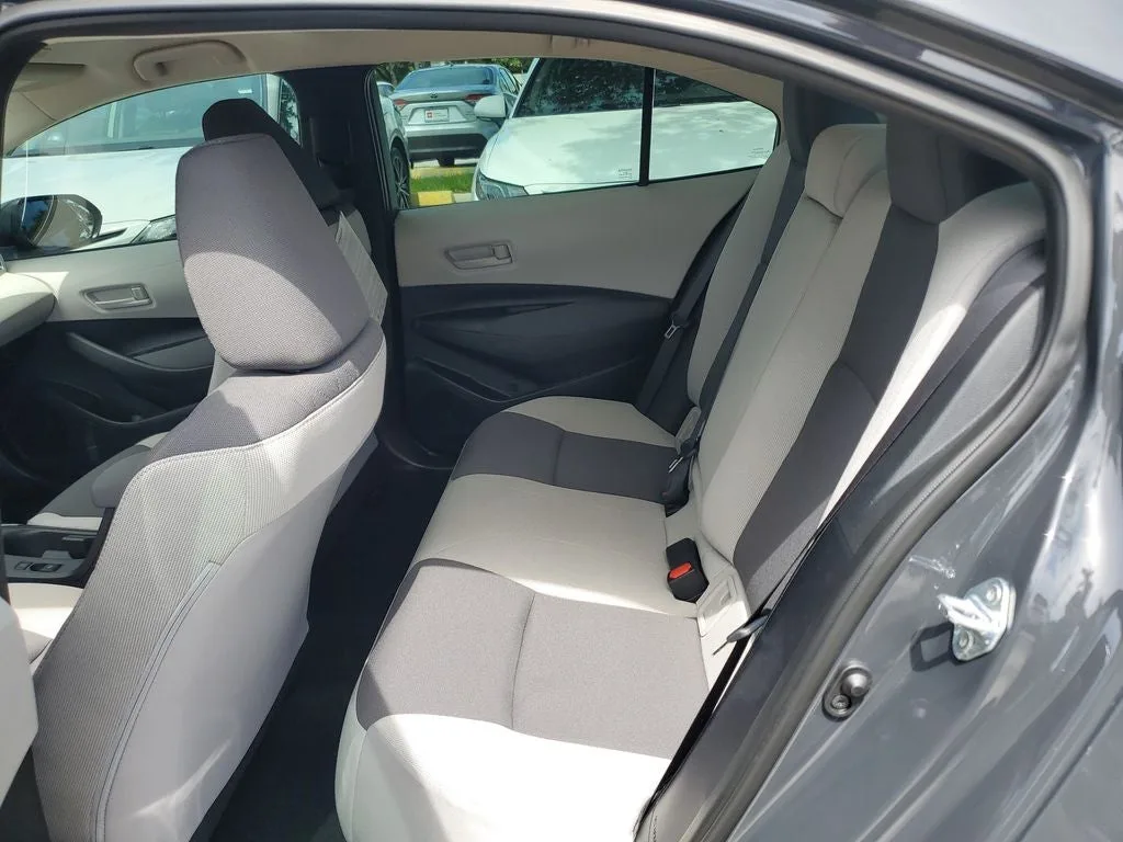 2025 Toyota Corolla LE photo 12