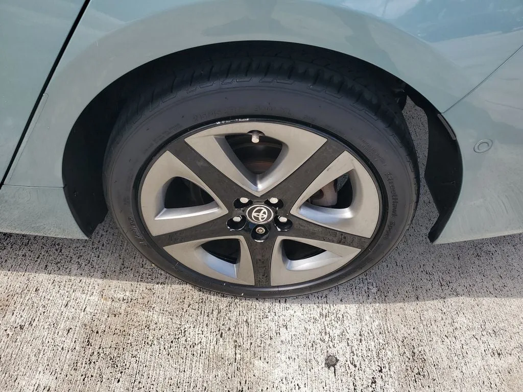 2022 Toyota Prius XLE photo 7