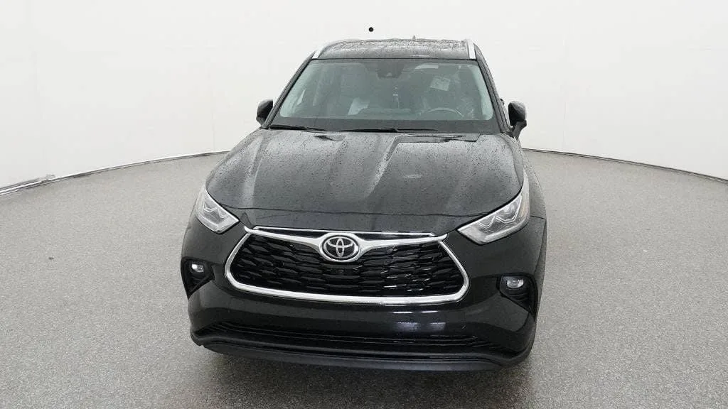 2026 Toyota Highlander Hybrid Limited photo 15