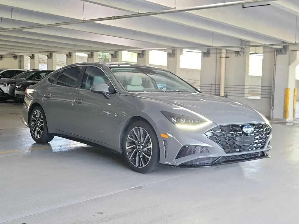 2020 Hyundai Sonata Limited photo 3