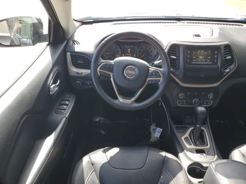 2015 Jeep Cherokee Latitude photo 14