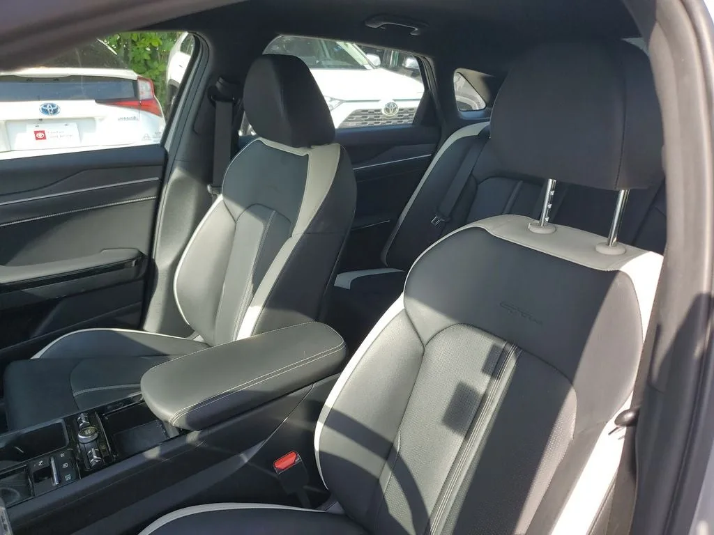 2025 Kia K5 GT-Line photo 17