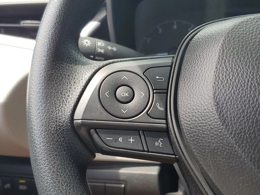 2025 Toyota Corolla LE photo 23