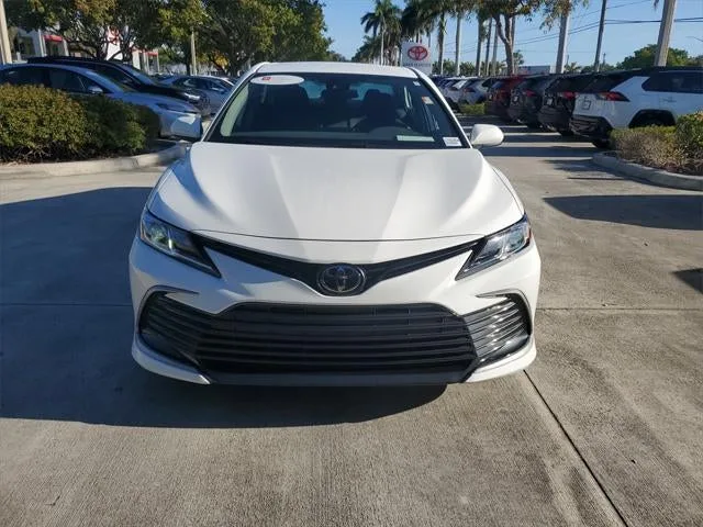 2023 Toyota Camry LE photo 2