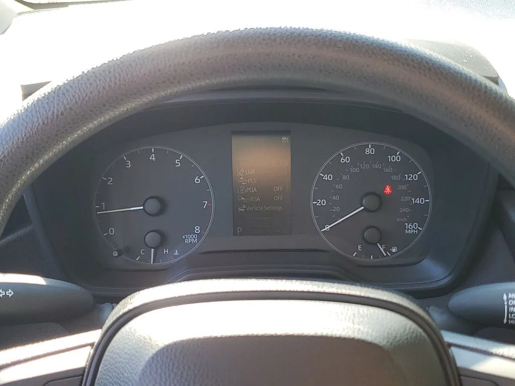 2025 Toyota Corolla LE photo 24