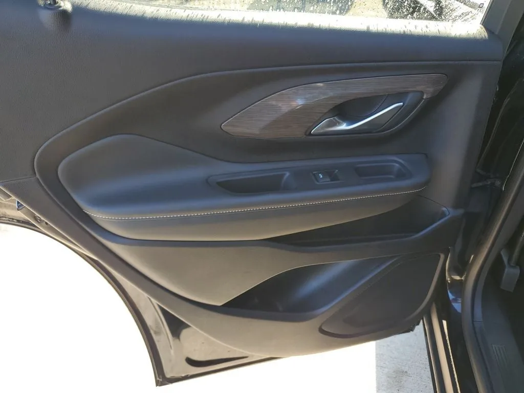 2024 GMC Terrain Denali photo 11
