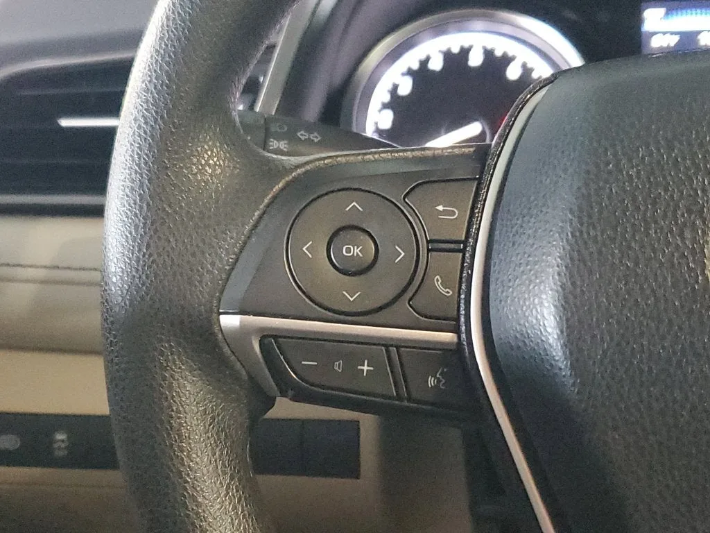 2021 Toyota Camry LE photo 21