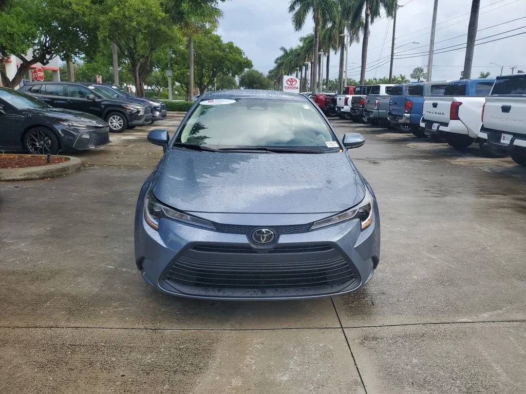 2024 Toyota Corolla LE photo 2