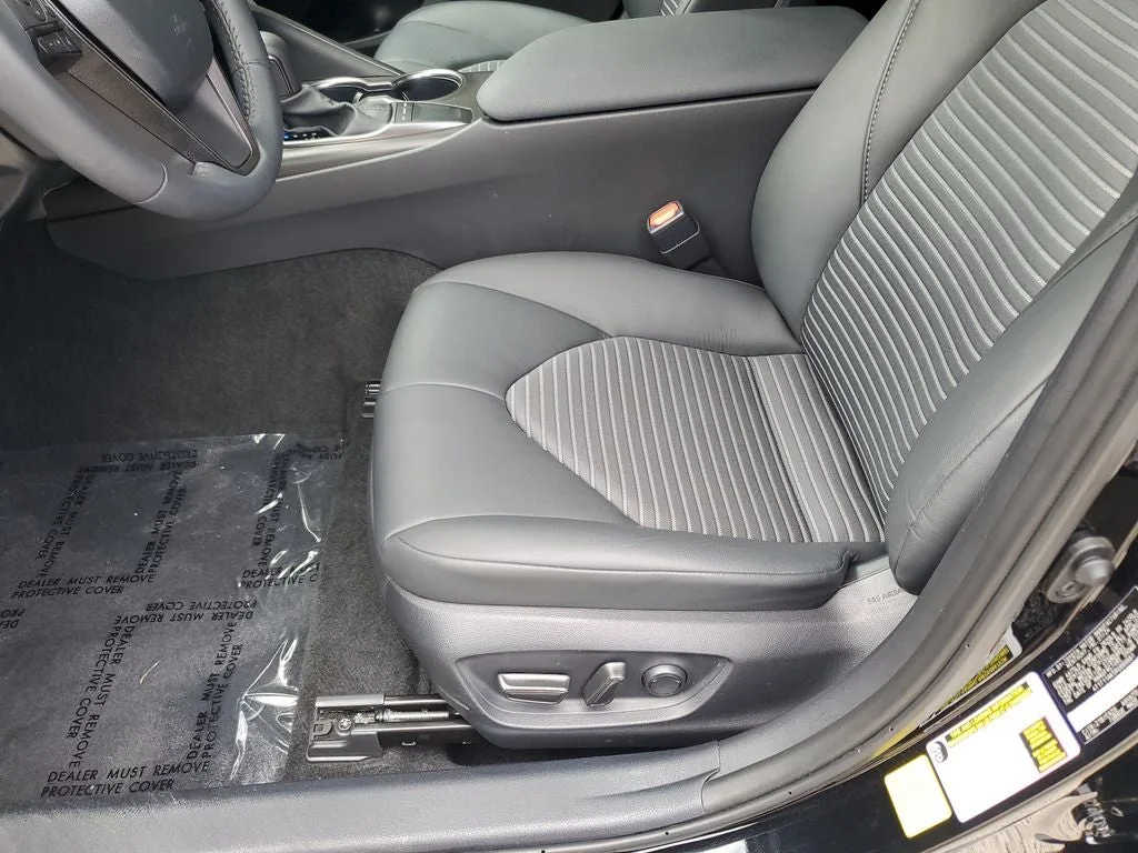 2024 Toyota Camry SE photo 19