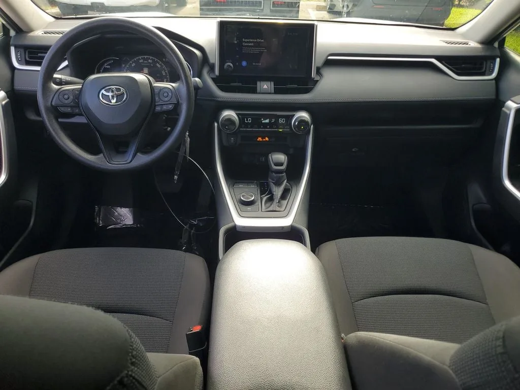 2025 Toyota RAV4 Hybrid LE photo 15