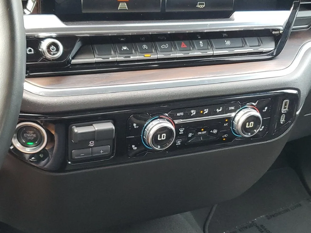 2025 GMC Sierra 1500 SLT photo 29