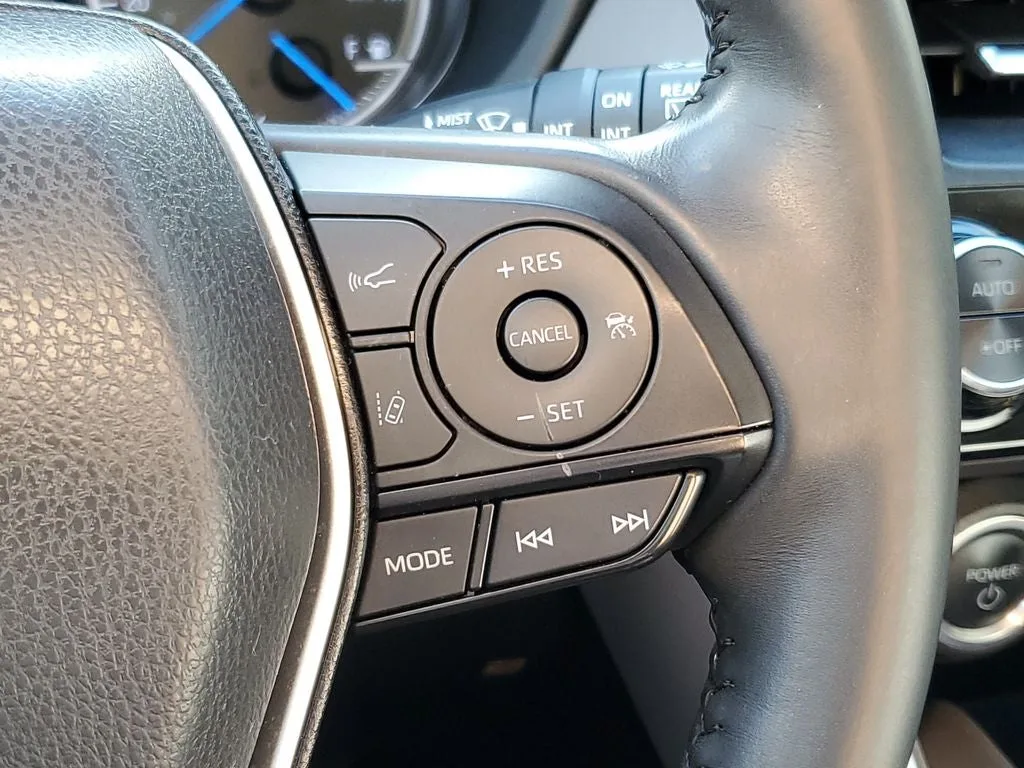 2023 Toyota Venza LE photo 23