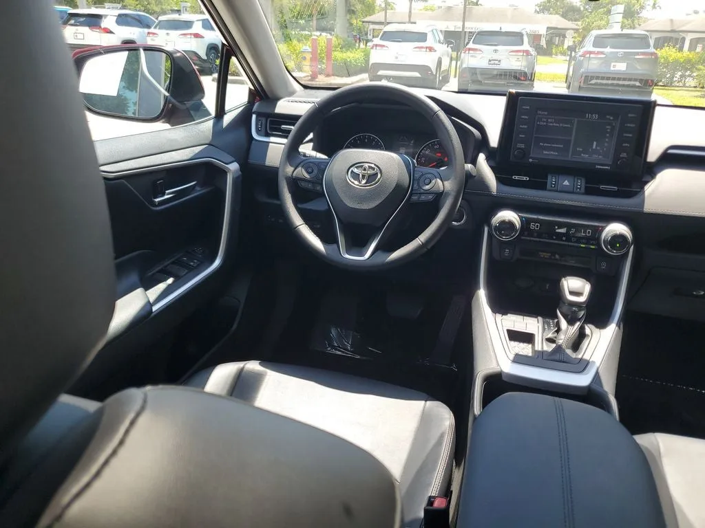 2022 Toyota RAV4 XLE Premium photo 16