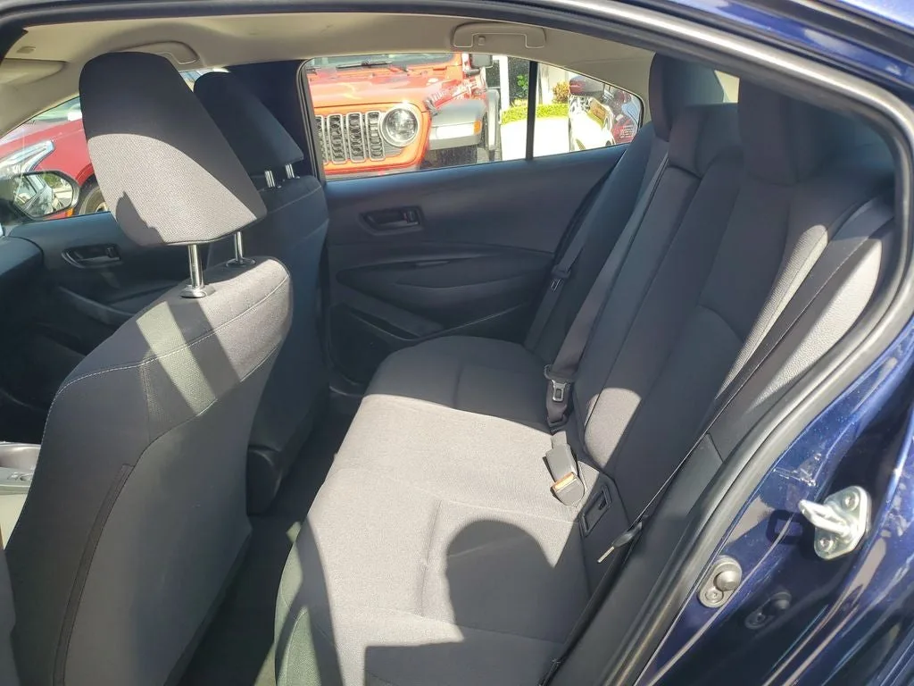 2023 Toyota Corolla LE photo 12