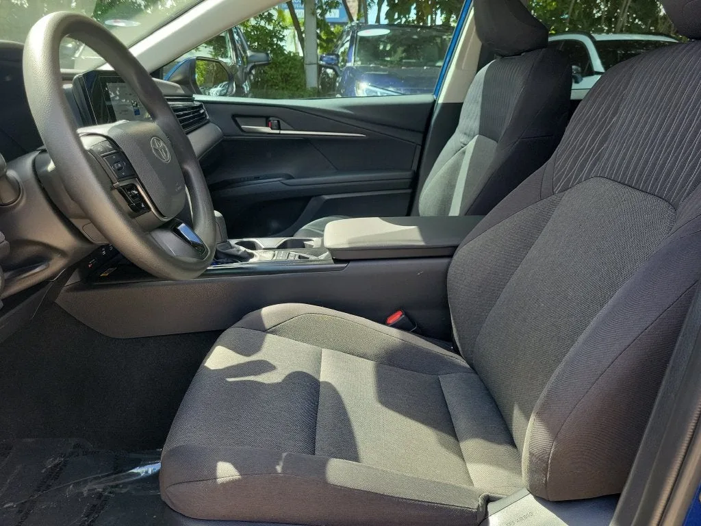2025 Toyota Camry LE photo 18