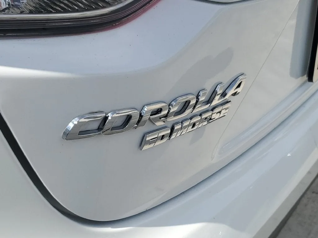 2024 Toyota Corolla LE photo 7