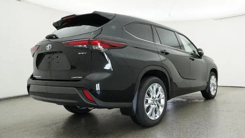 2026 Toyota Highlander Hybrid Limited photo 24