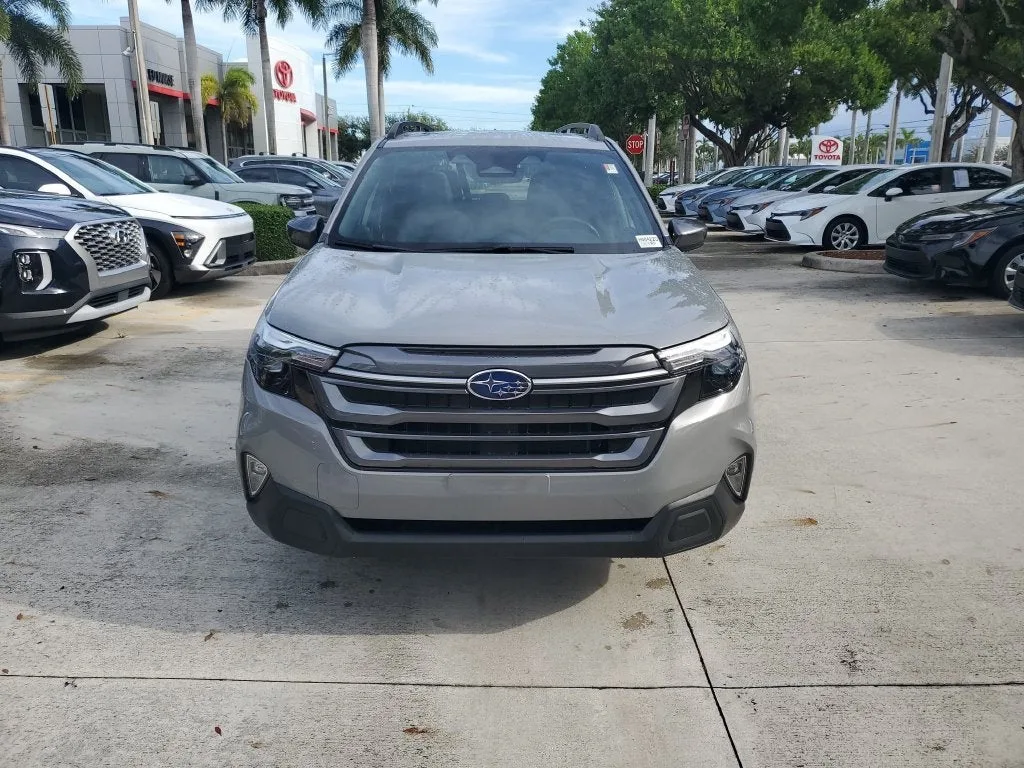 2025 Subaru Forester Premium photo 2