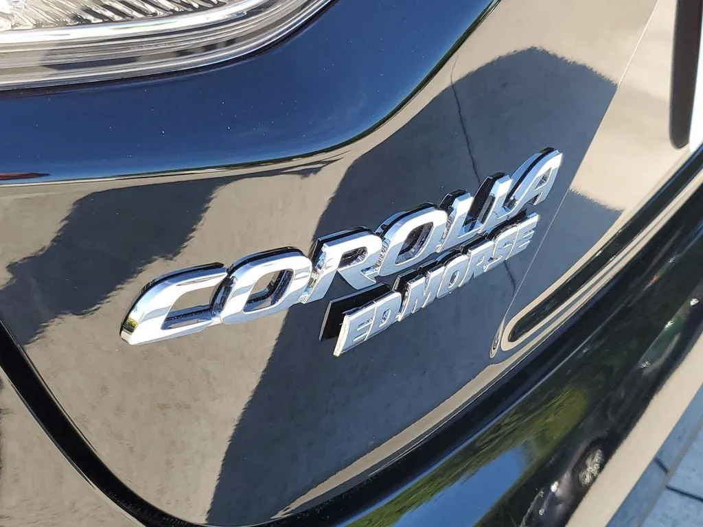 2025 Toyota Corolla LE photo 7