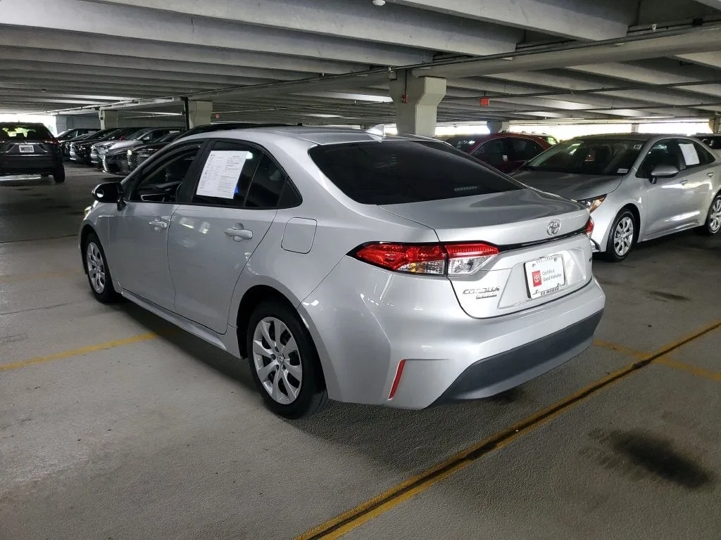 2025 Toyota Corolla LE photo 6