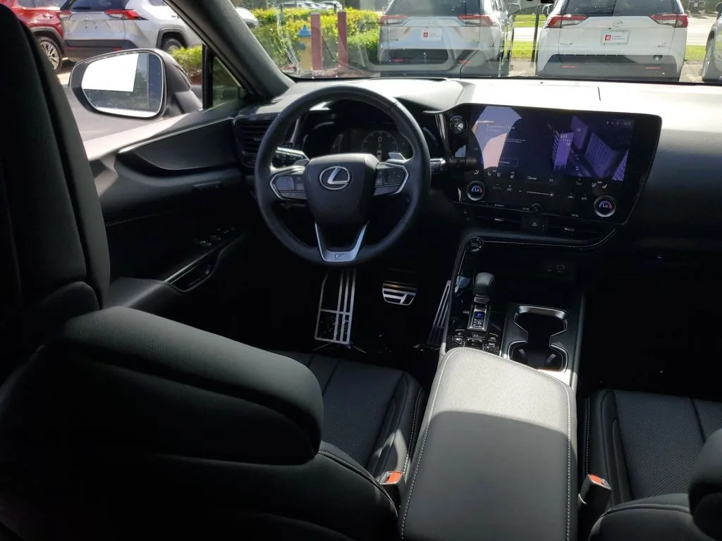 2025 Lexus NX 450h+ F SPORT photo 14