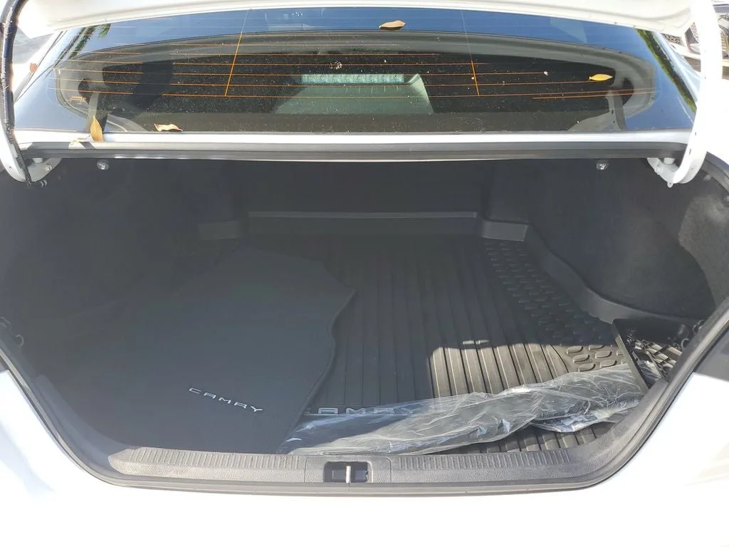 2026 Toyota Camry SE photo 9