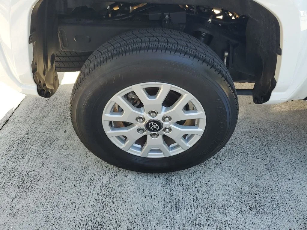 2024 Toyota Tacoma SR5 photo 7