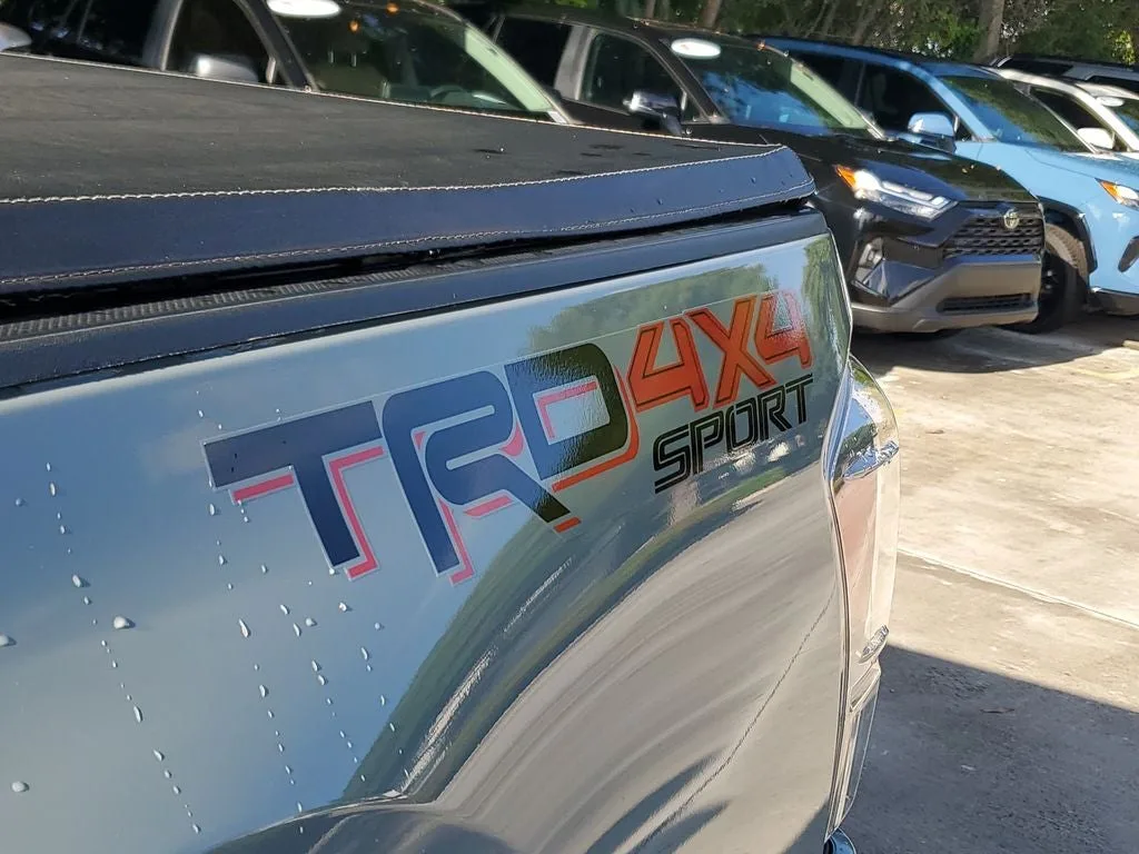 2023 Toyota Tacoma TRD Sport V6 photo 8