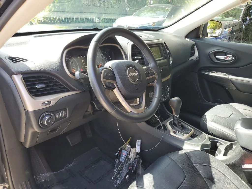 2015 Jeep Cherokee Latitude photo 21
