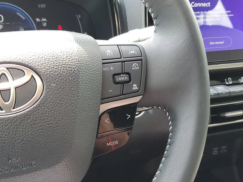 2025 Toyota Camry SE photo 24