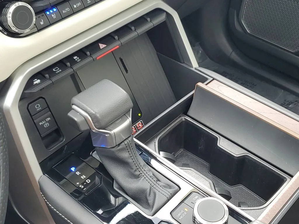 2025 Toyota Sequoia Capstone photo 28