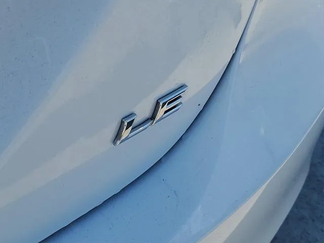 2023 Toyota Camry LE photo 8