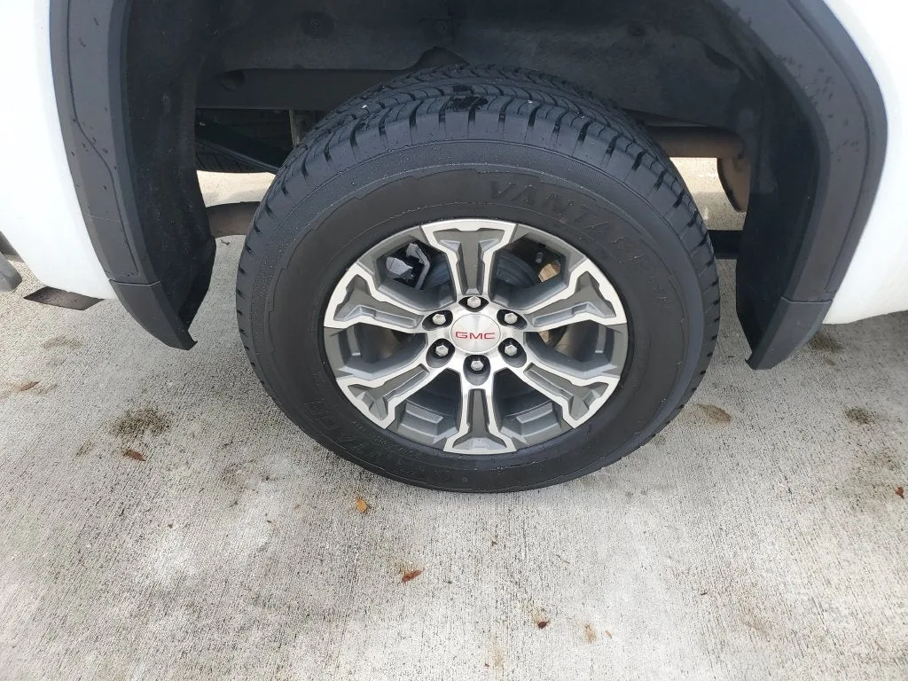 2025 GMC Sierra 1500 SLT photo 7